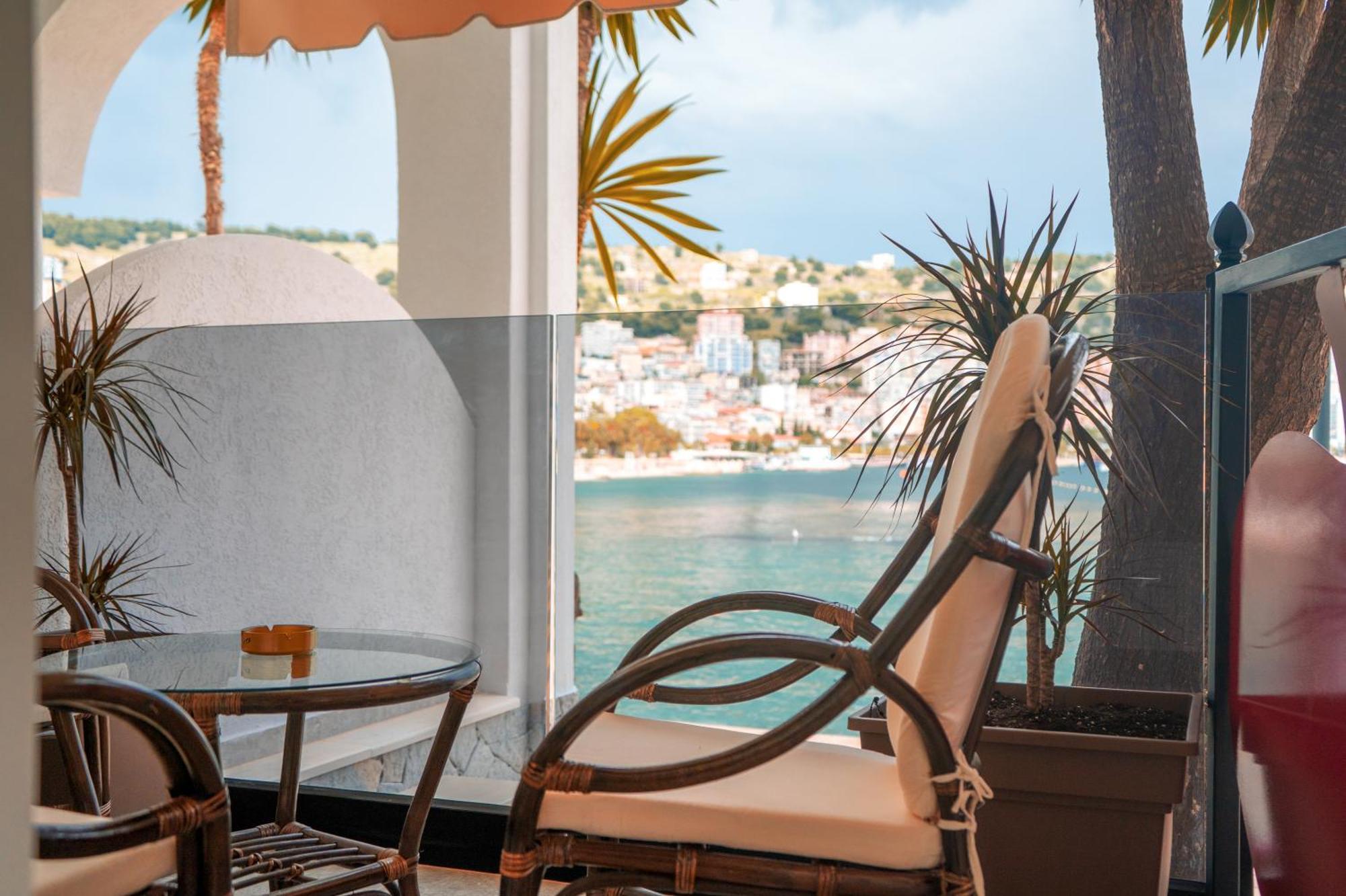 Adam & Eve Sarandë